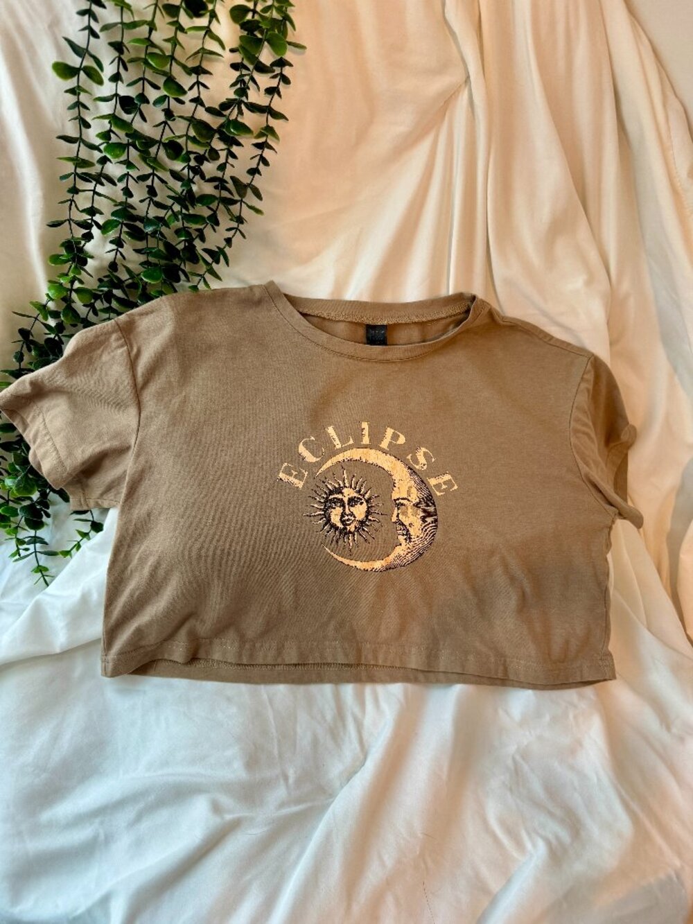 Medium (M) SHEIN Sun and Moon "Eclipse" Graphic Tan Crop Top Tee